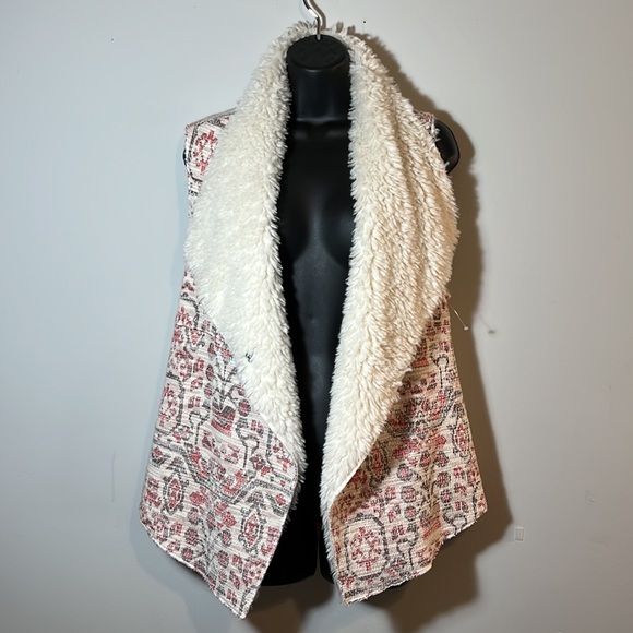Waterfall Bohemian Sherpa Tapestry Vest - Picture 11 of 11